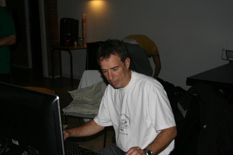 lan2011vest012.jpg